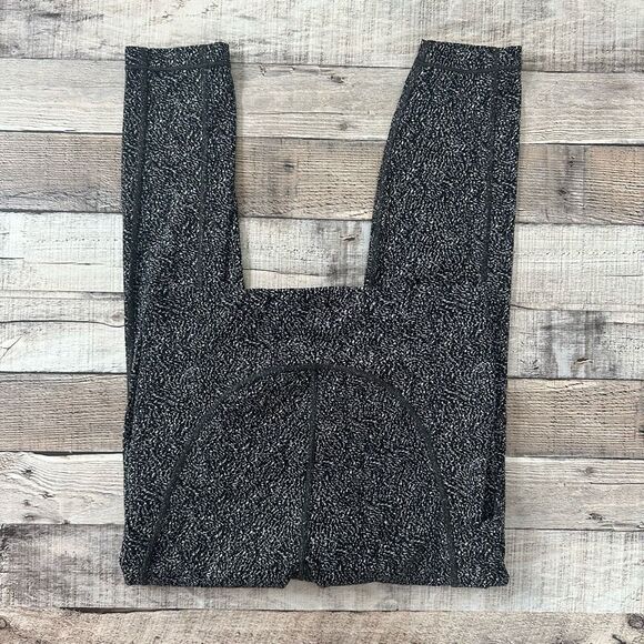 Athleta Ultimate Stash Pocket Textured 7/8 Tight Static Black/White | Size Small - Picture 4 of 10